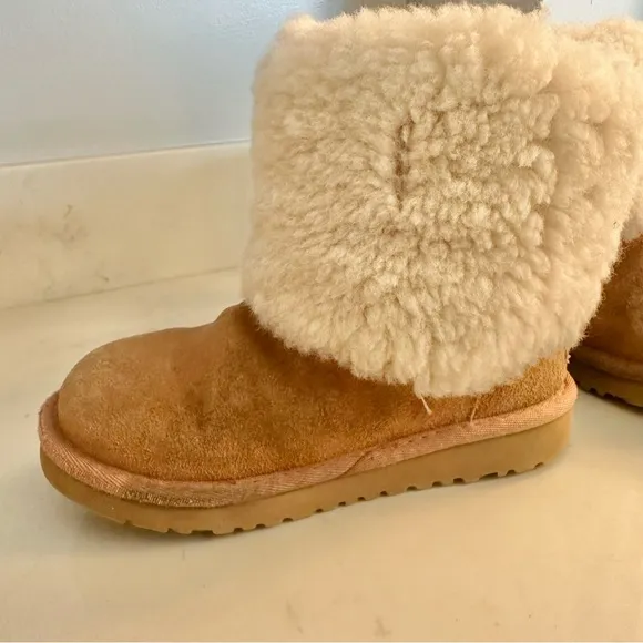 Girls UGGS boots