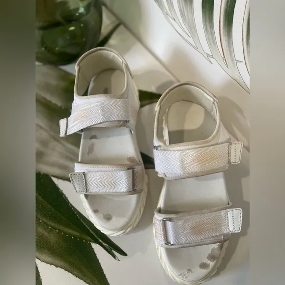 Giuseppe Zanotti White Canvas Blabber Sport Sandals 37