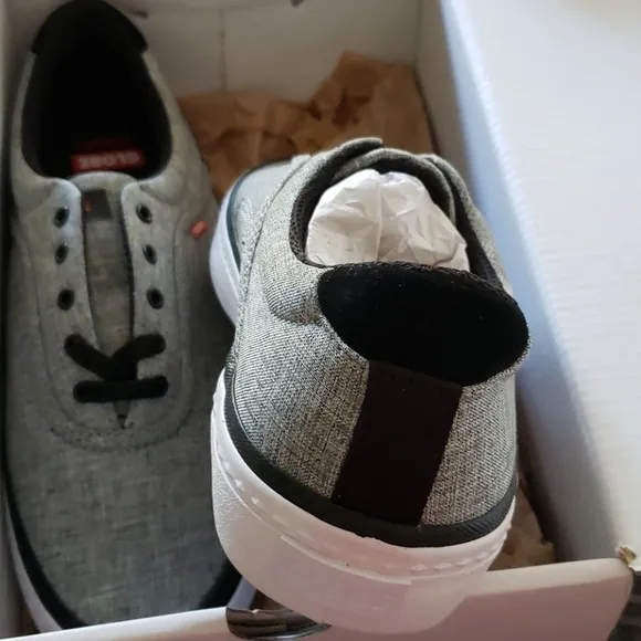 Globe Men’s Sprout Sneakers size 8