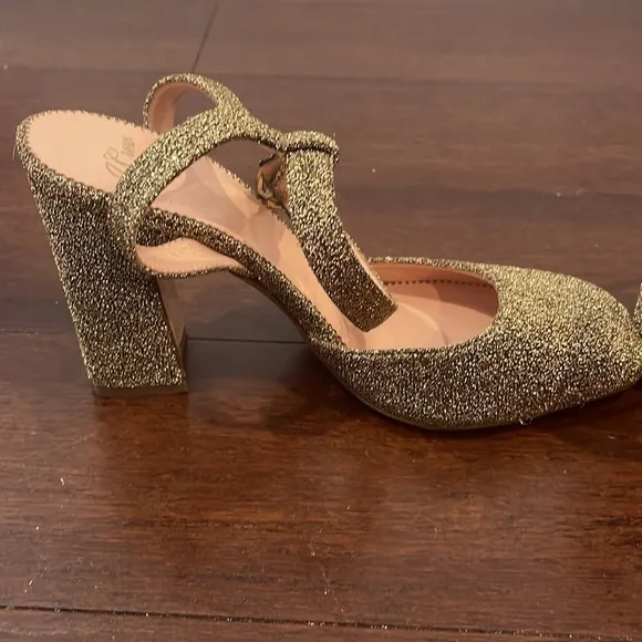 Gold sparkle J. Crew vicky ankle strap closed block toe heels NWOT 7 1/2