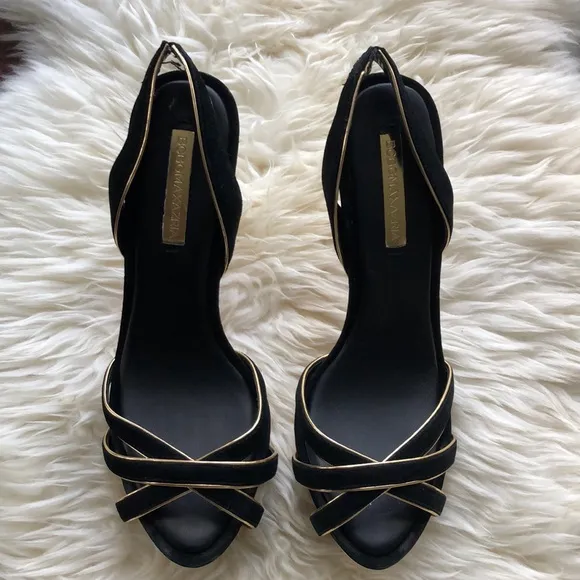 GOLD TRIM HEEL BCBGMAXAZRIA SHOES