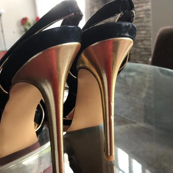 GOLD TRIM HEEL BCBGMAXAZRIA SHOES