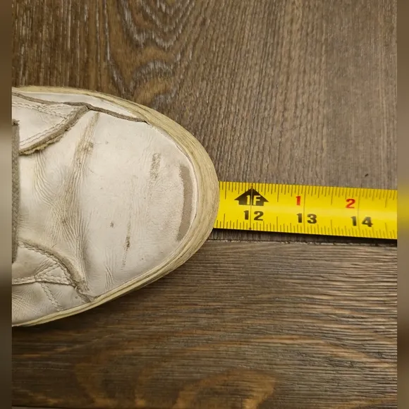 Golden Goose Sneakers – Lightly Worn – Women’s 11.5 / Men’s 10 – Unisex