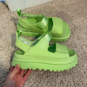 GoldenGlow UGG sandals size 7