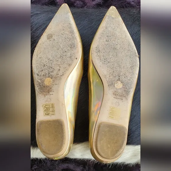 Gorgeous RARE Stuart Weitzman Gold Holographic Emilia Flats Sz 10 MSRP $425