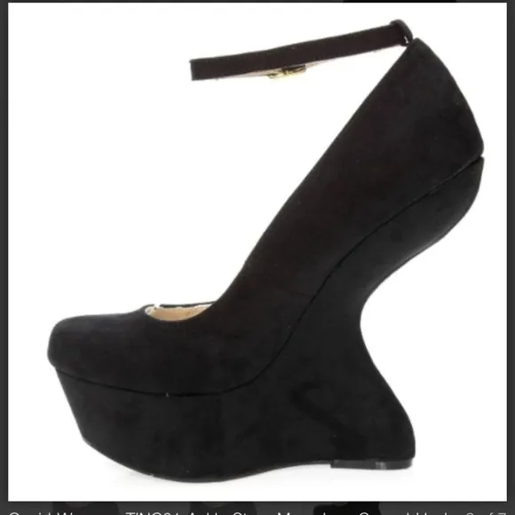 Gravity, heels less synthetic black suede. Mary Jane