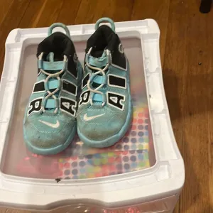 Green air sneakers