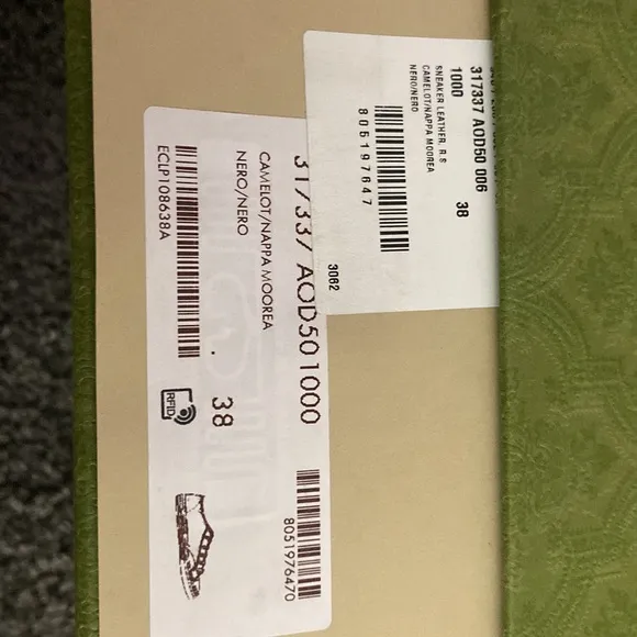 Gucci black size 8 sneaker