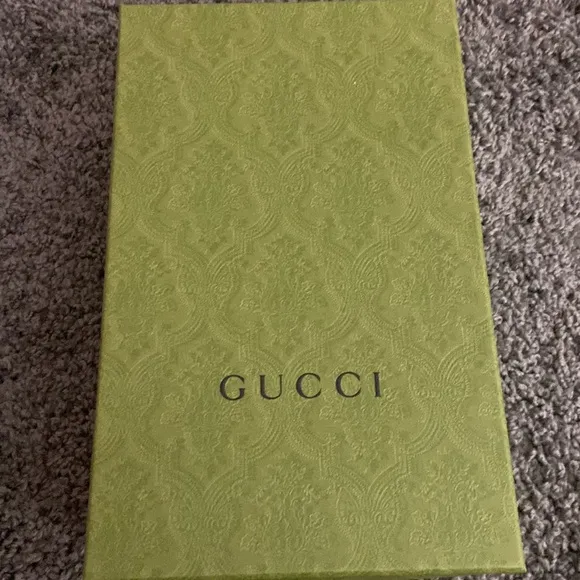 Gucci black size 8 sneaker
