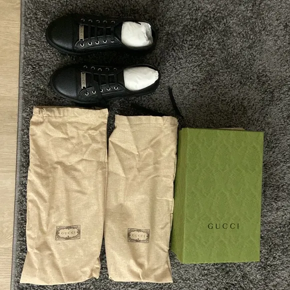Gucci black size 8 sneaker
