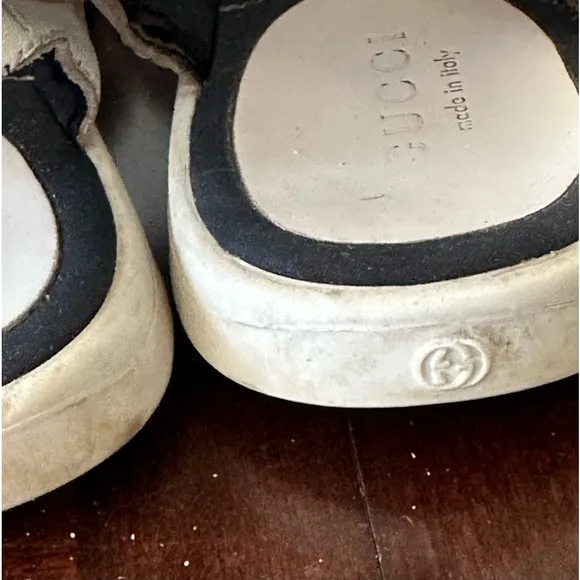 GUCCI Boys/Girls Sandals. Made in Italy Size 32. Good used Condition.