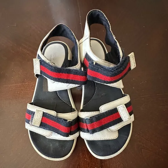 GUCCI Boys/Girls Sandals. Made in Italy Size 32. Good used Condition.