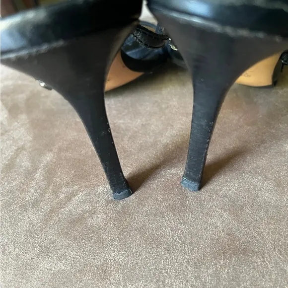 Gucci Elegant Black Strappy Heels