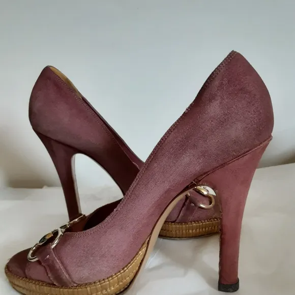 Gucci heels suede distressed sz 7B