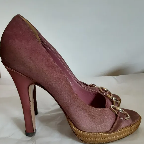 Gucci heels suede distressed sz 7B