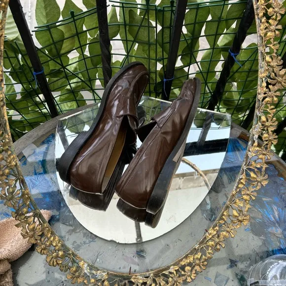 GUCCI Loafer Shoes Made in Italy  Size 37 C logo shoes