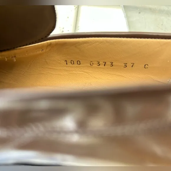 GUCCI Loafer Shoes Made in Italy  Size 37 C logo shoes