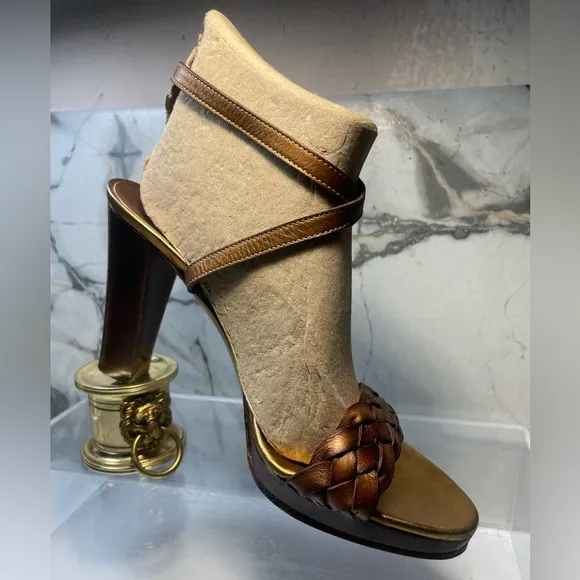 GUCCI metallic bronzo sandals sz 7.5B made in Italy
