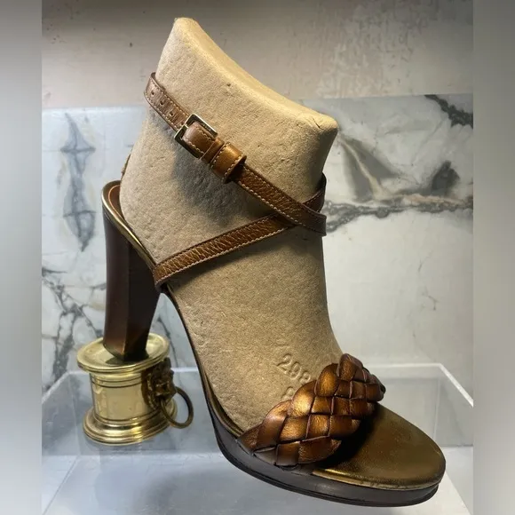 GUCCI metallic bronzo sandals sz 7.5B made in Italy