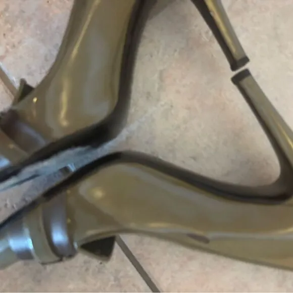 Gucci Pointed Toe Patent Leather Heels army green pumps logo buckle shoes y2k