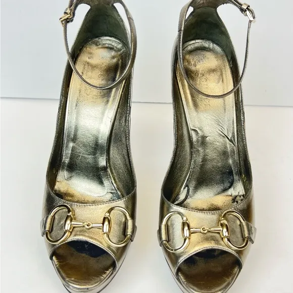 Gucci Women’s  Pewter Metallic Ankle Strap Wedge Heels Size  7B Vintage