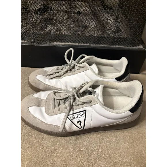 Guess Men's Casual Sneakers Size 8.5 Leather Low Top Shoes Lace Up GMBELINI