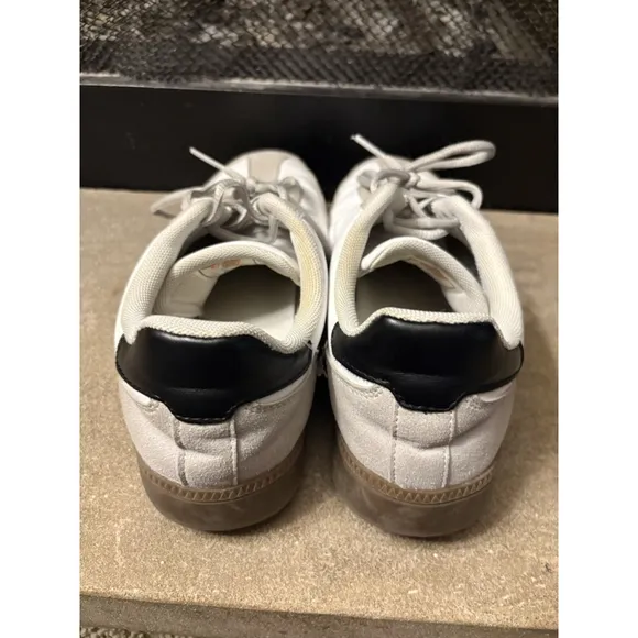 Guess Men's Casual Sneakers Size 8.5 Leather Low Top Shoes Lace Up GMBELINI