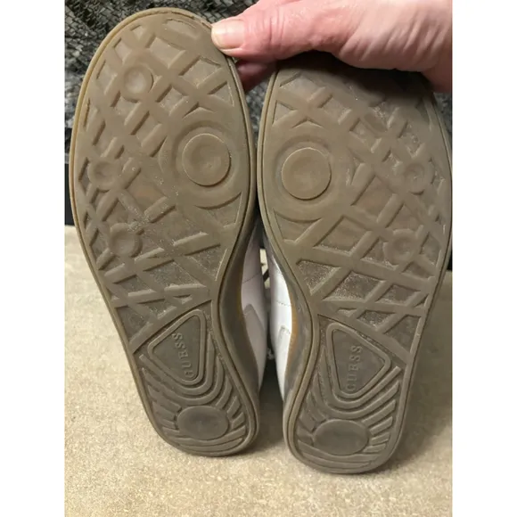 Guess Men's Casual Sneakers Size 8.5 Leather Low Top Shoes Lace Up GMBELINI