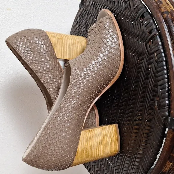 Guilhermina Woven  Peep-Toe Block Heels Sz 10