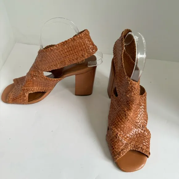 H Halston Size 9 M PENELOPE Brown Weaved Leather Heels Sandals