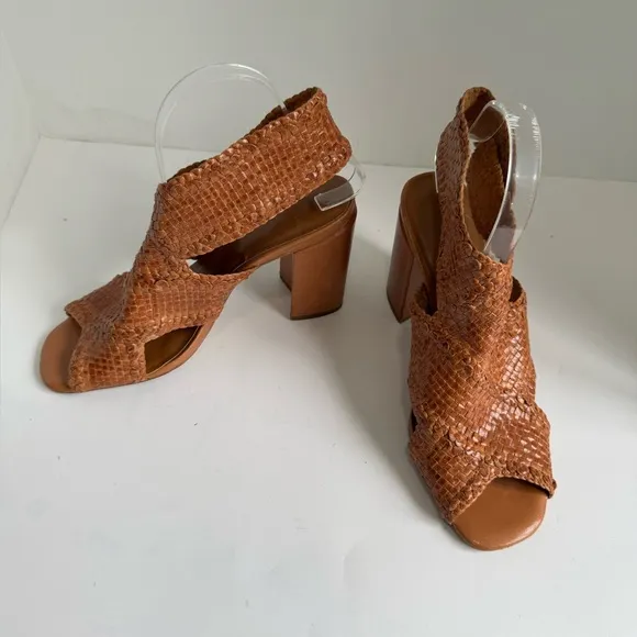 H Halston Size 9 M PENELOPE Brown Weaved Leather Heels Sandals