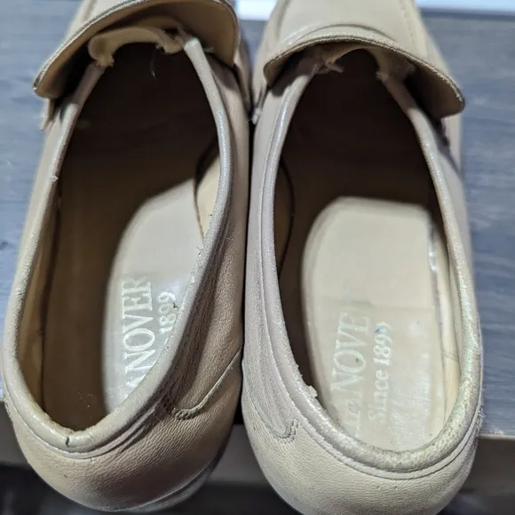 Hanover Loafers Mens Shoes Size 9M Leather Slip On Tan Cream VTG Defect