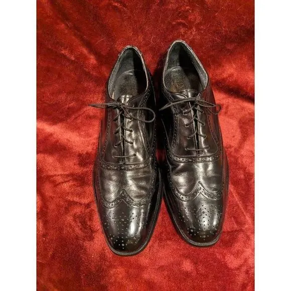 Hanover wingtip black leather dress shoes. Size 9 b