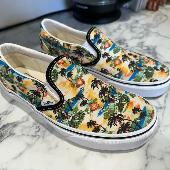 Hawaiian print hula girl Vans slip on shoes men's size 7 women's size 8.5