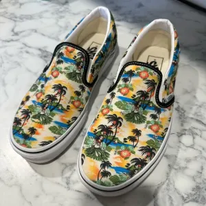 Hawaiian print hula girl Vans slip on shoes men's size 7 women's size 8.5