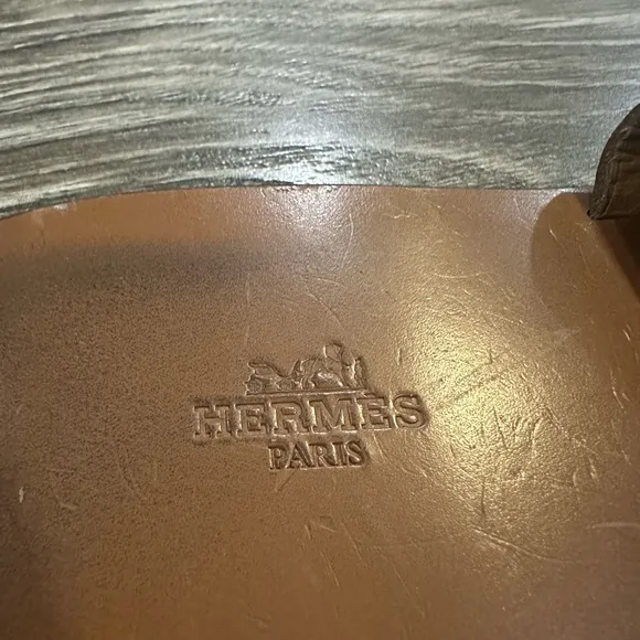 Hermès MenLeather sandals