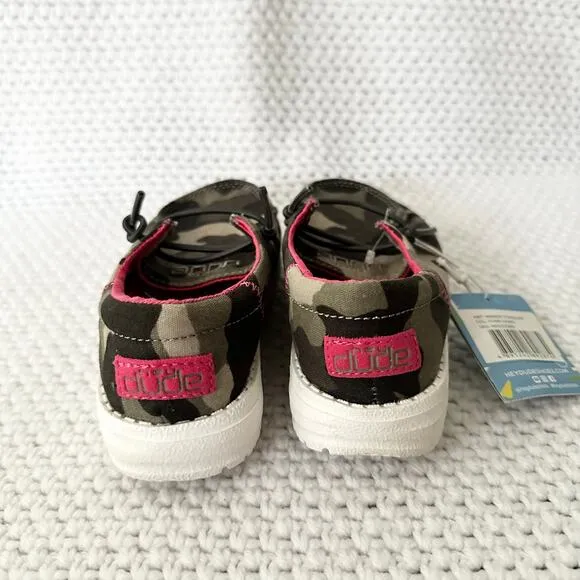 Hey Dude NWT Green Camo Wendy Funk Camo Toddler Slip On Pink Accent Shoes 9 New