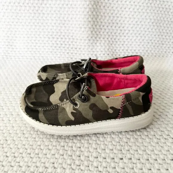 Hey Dude NWT Green Camo Wendy Funk Camo Toddler Slip On Pink Accent Shoes 9 New