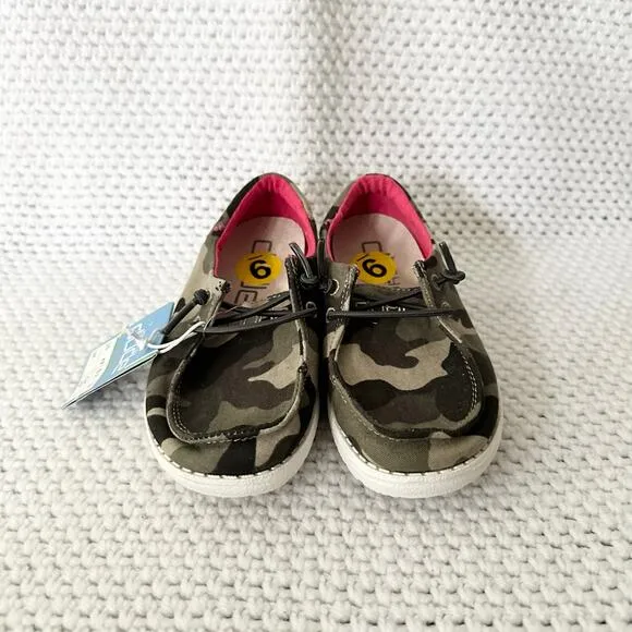 Hey Dude NWT Green Camo Wendy Funk Camo Toddler Slip On Pink Accent Shoes 9 New