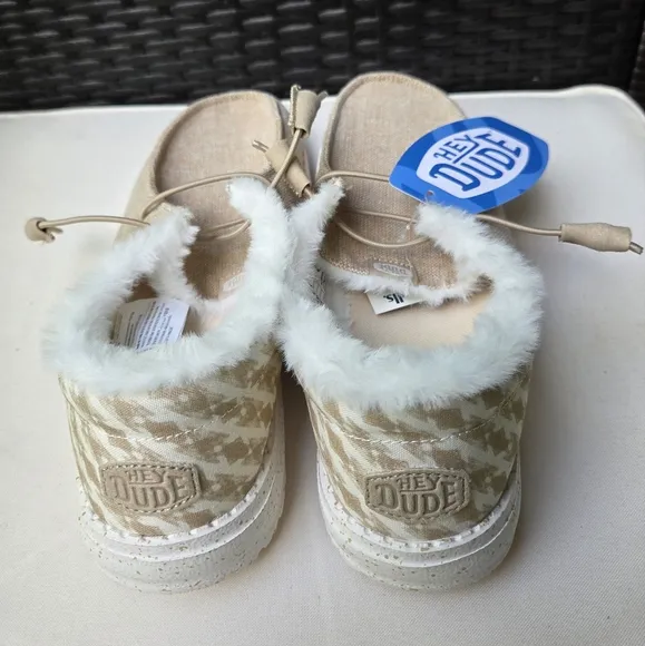 Hey Dude Womens Wendy Funk Wool Beige/White Knit Slip On Shoes Sz 8 NWT