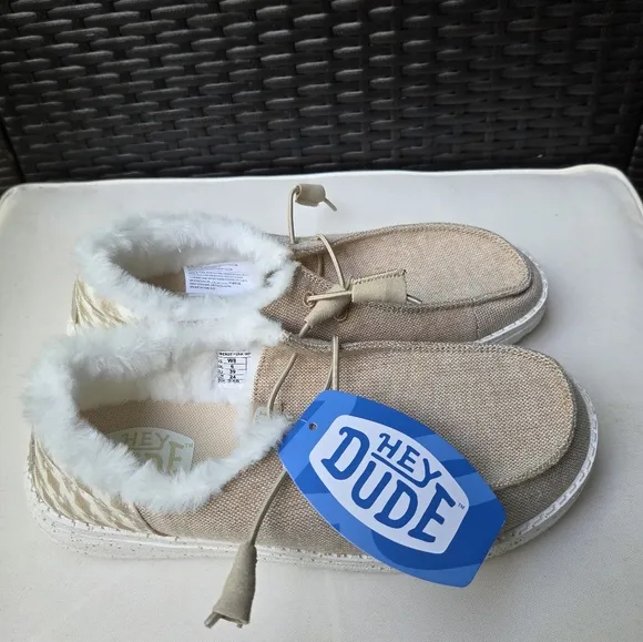 Hey Dude Womens Wendy Funk Wool Beige/White Knit Slip On Shoes Sz 8 NWT