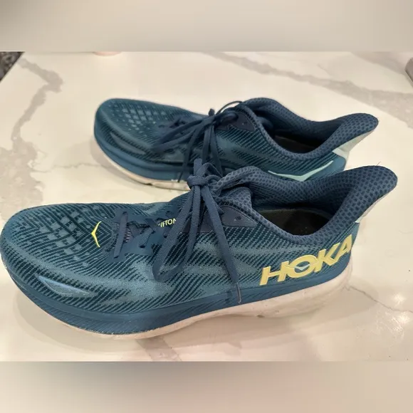Hoka Men's Blue Clifton 9 Running Shoes