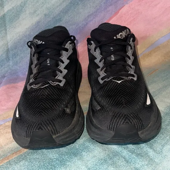 HOKA ONE CLIFTON 9 GTX GORE TEX WOMENS size 9 RUNNING SHOES