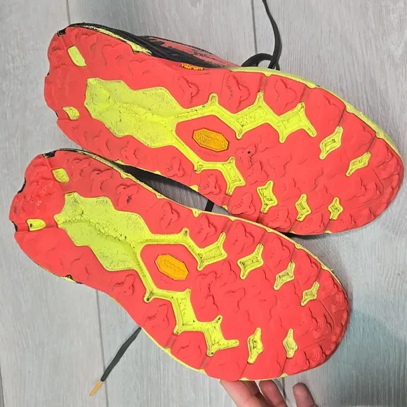 Hoka One One Mens Speedgoat 5 Running Shoes Athletic Sz 8.5D