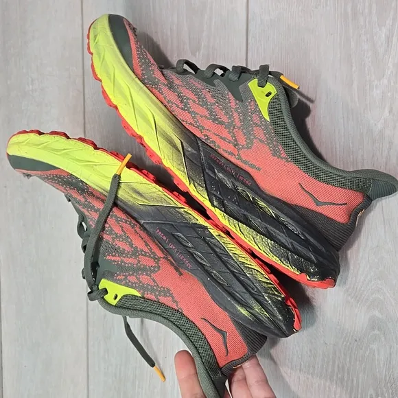 Hoka One One Mens Speedgoat 5 Running Shoes Athletic Sz 8.5D