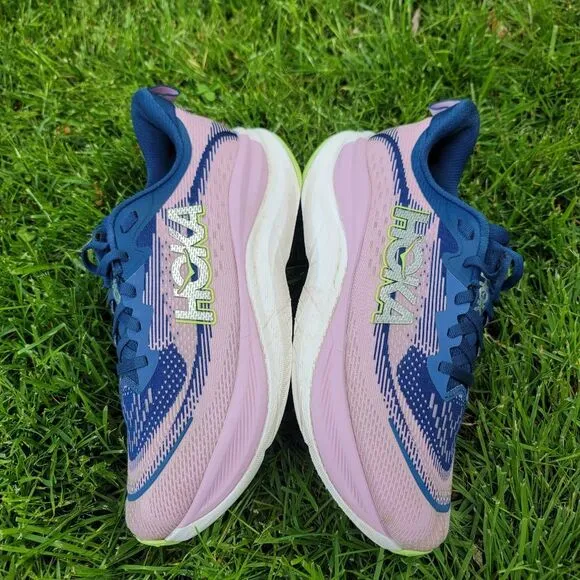 Hoka One One SKYFLOW - Women's Running Shoes - Size 8.5B