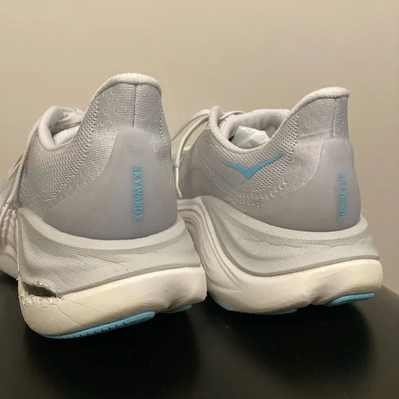 Hoka One One Skyward X Carbon Plate Running Shoes - Womens Size 8.5
