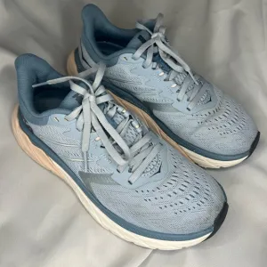 HOKA One One W AHARI 5 Women's Running Shoes White/Blue/Pink Size 6.5B