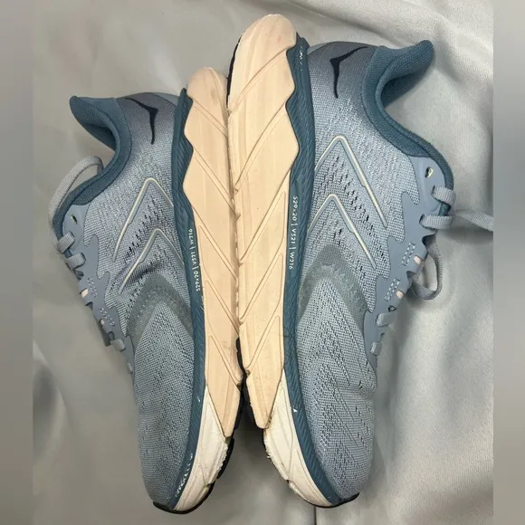 HOKA One One W AHARI 5 Women's Running Shoes White/Blue/Pink Size 6.5B