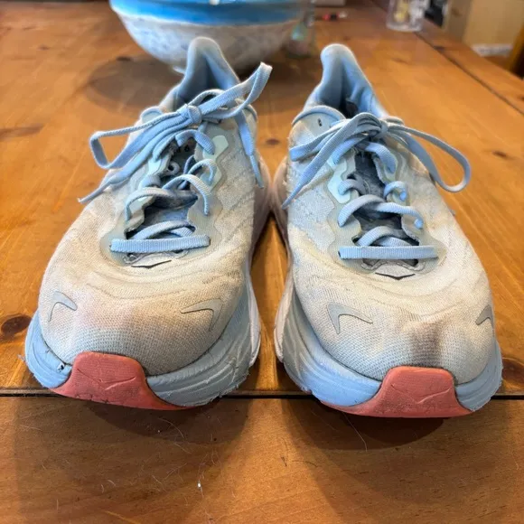 HOKA womens Arahi 6 running shoes blue 9B